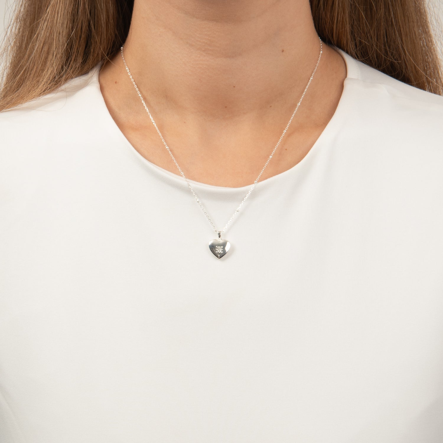 DETAIL232357